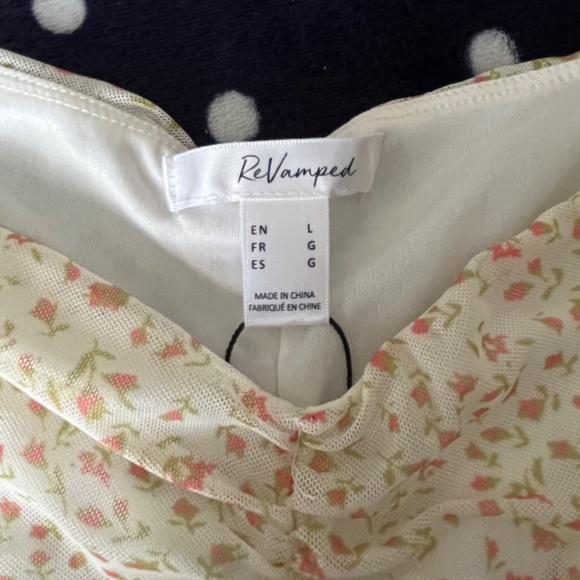 ReVamped Floral Blouse - Picture 3 of 3